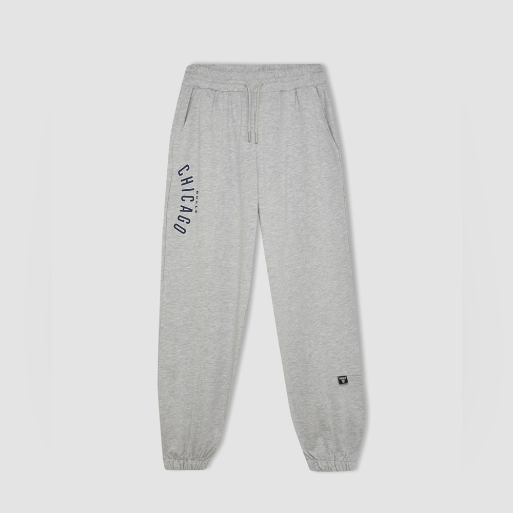 NBA - Basketball Sweatpants Chicago Bulls Gray Casual Athletic Jogger in Size M